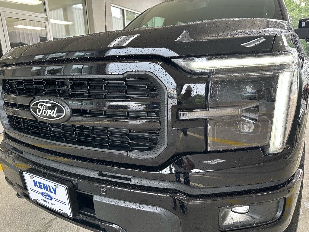 2025 Ford F-150 Lariat SuperCrew 4WD