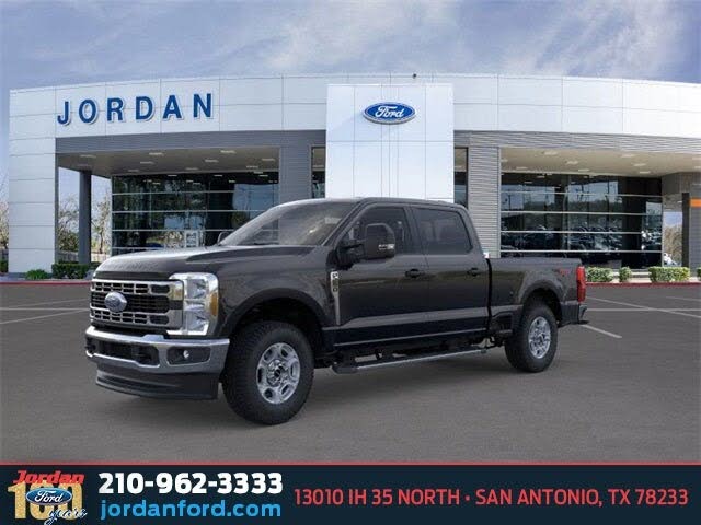 2026 Ford F-250 Super Duty XLT Crew Cab 4WD