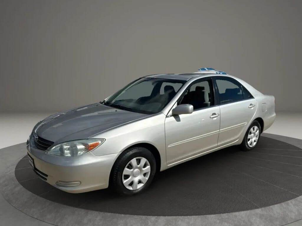 2004 Toyota Camry LE FWD