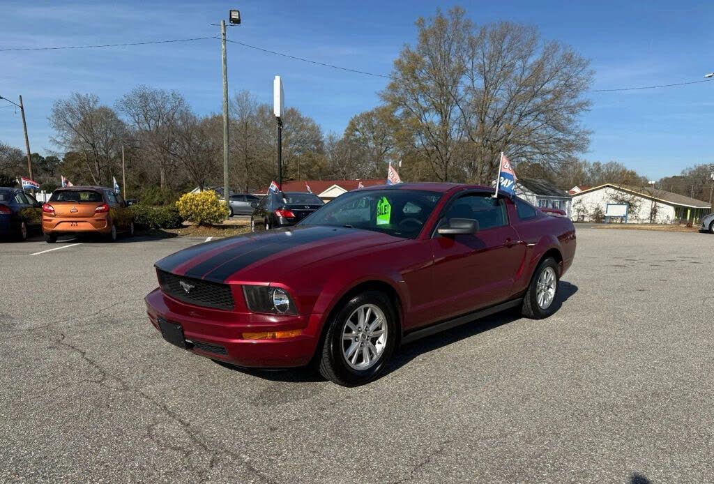 2007 Ford Mustang V6 Deluxe Coupe RWD