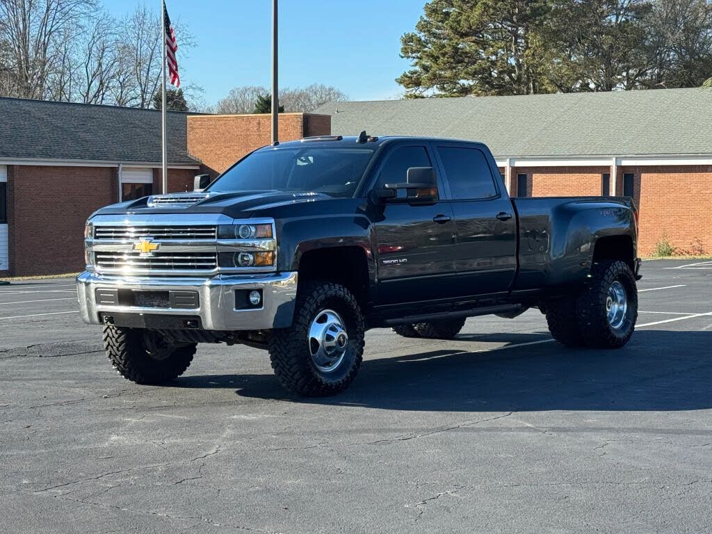 2018 Chevrolet Silverado 3500HD LT Crew Cab LB 4WD