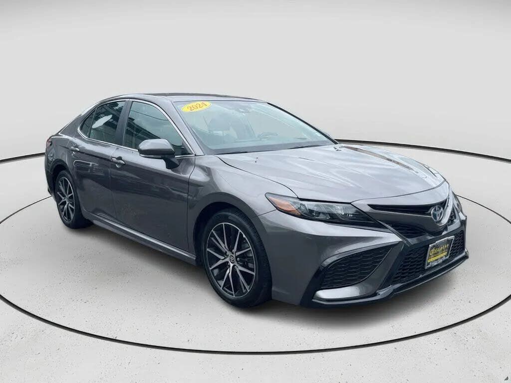 2024 Toyota Camry Hybrid SE FWD