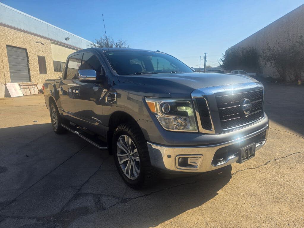 2017 Nissan Titan SL Crew Cab 4WD