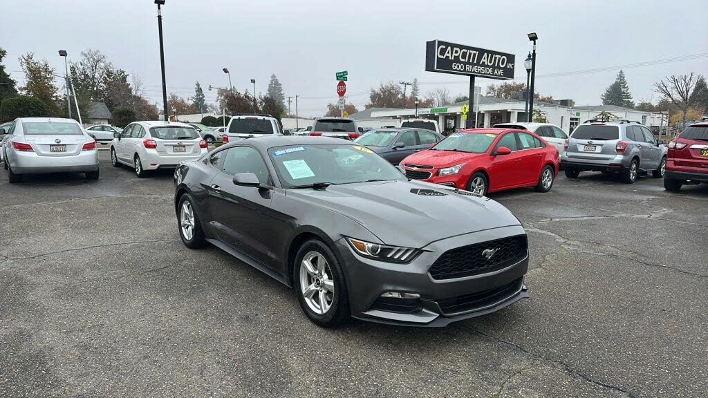 2015 Ford Mustang V6 Coupe RWD