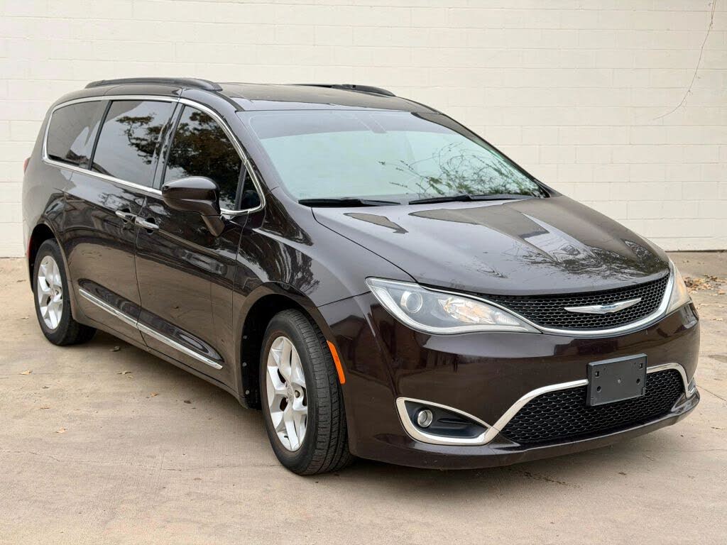2017 Chrysler Pacifica Touring L FWD