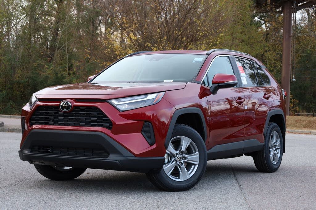 2025 Toyota RAV4 XLE FWD