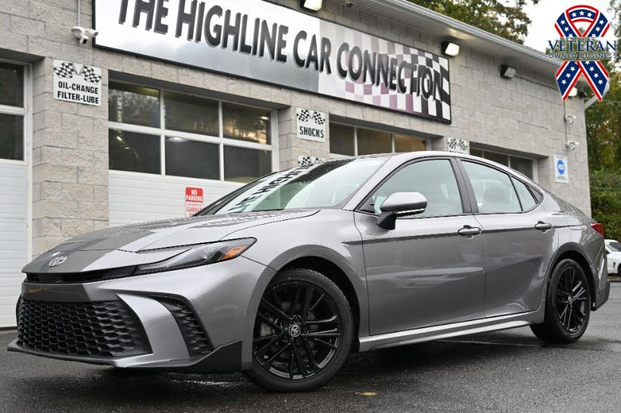 2025 Toyota Camry SE FWD