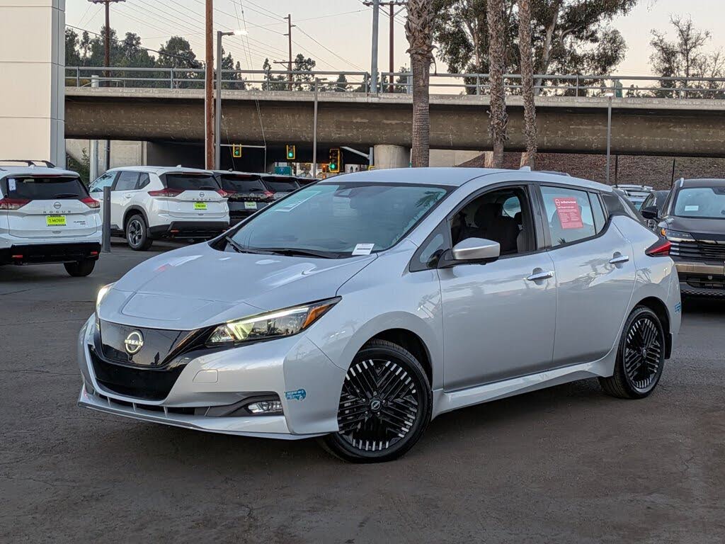 2024 Nissan LEAF SV Plus FWD