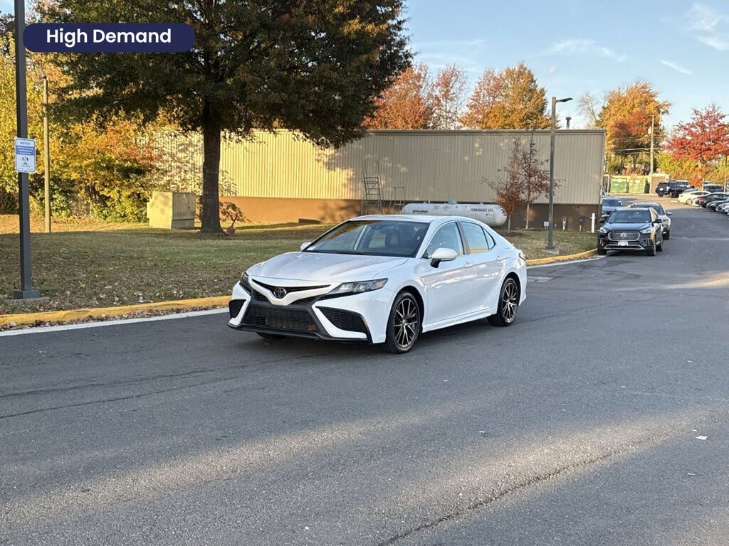 2024 Toyota Camry SE FWD