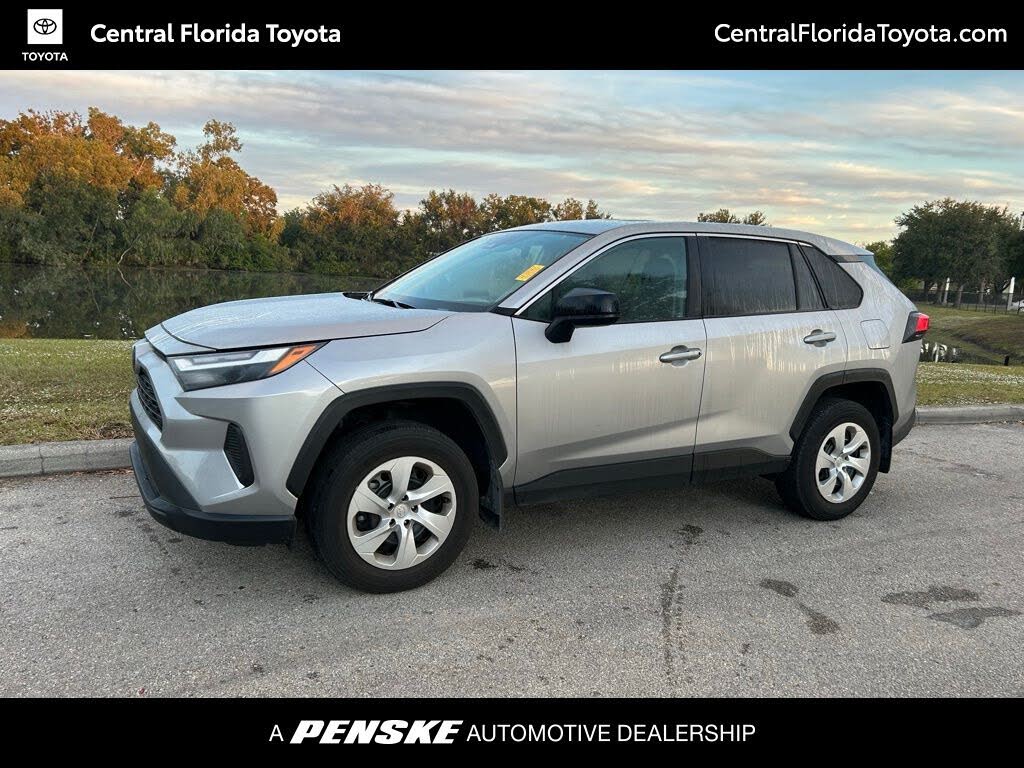 2024 Toyota RAV4 LE FWD