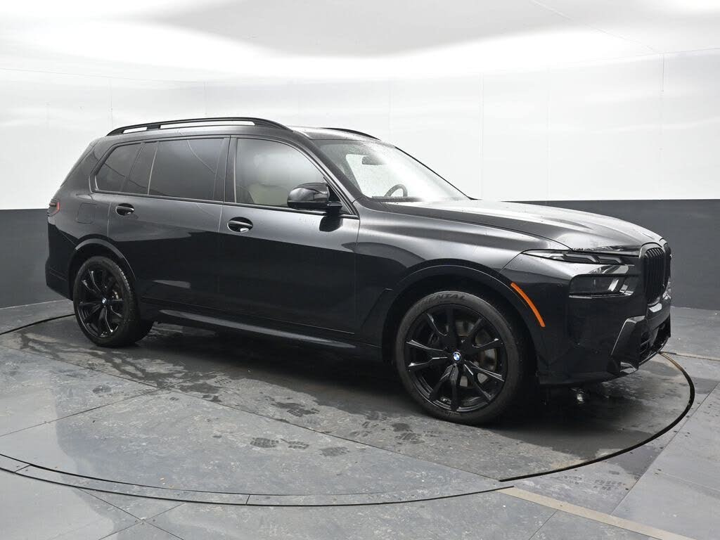 2025 BMW X7 M60i AWD