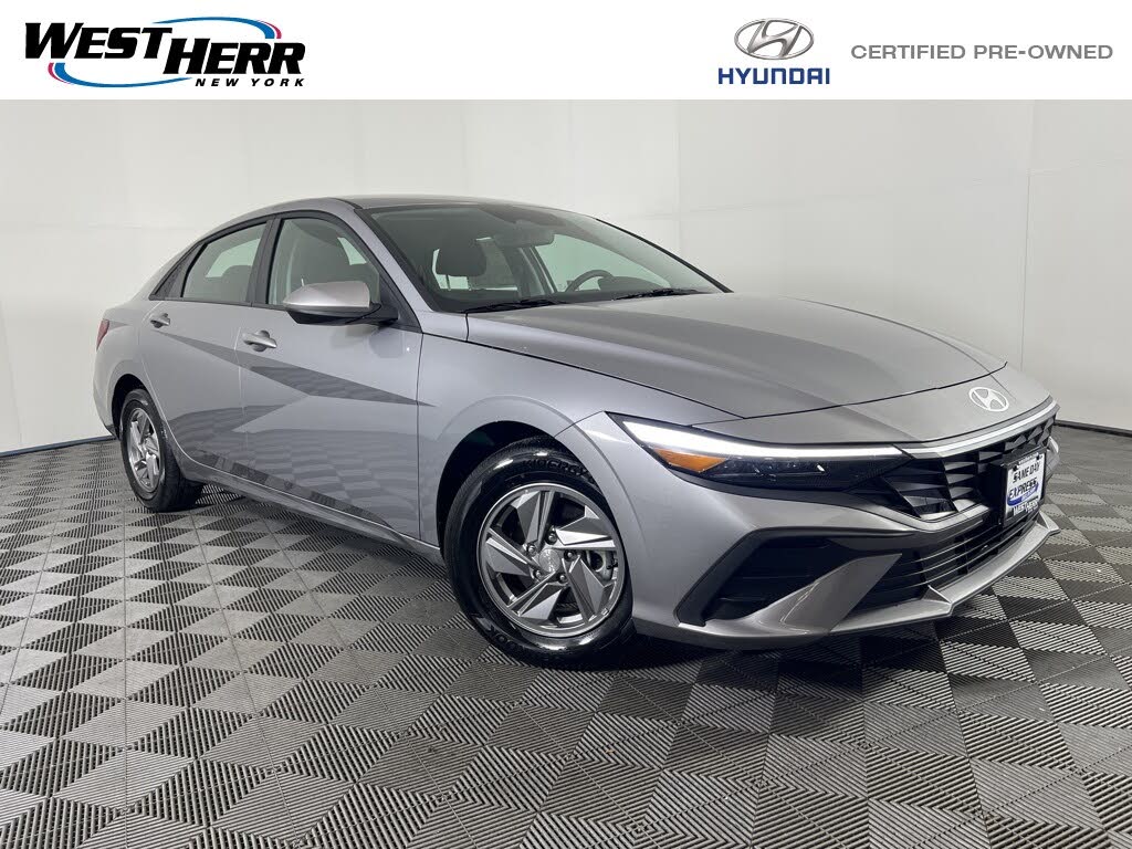 2025 Hyundai Elantra SE FWD