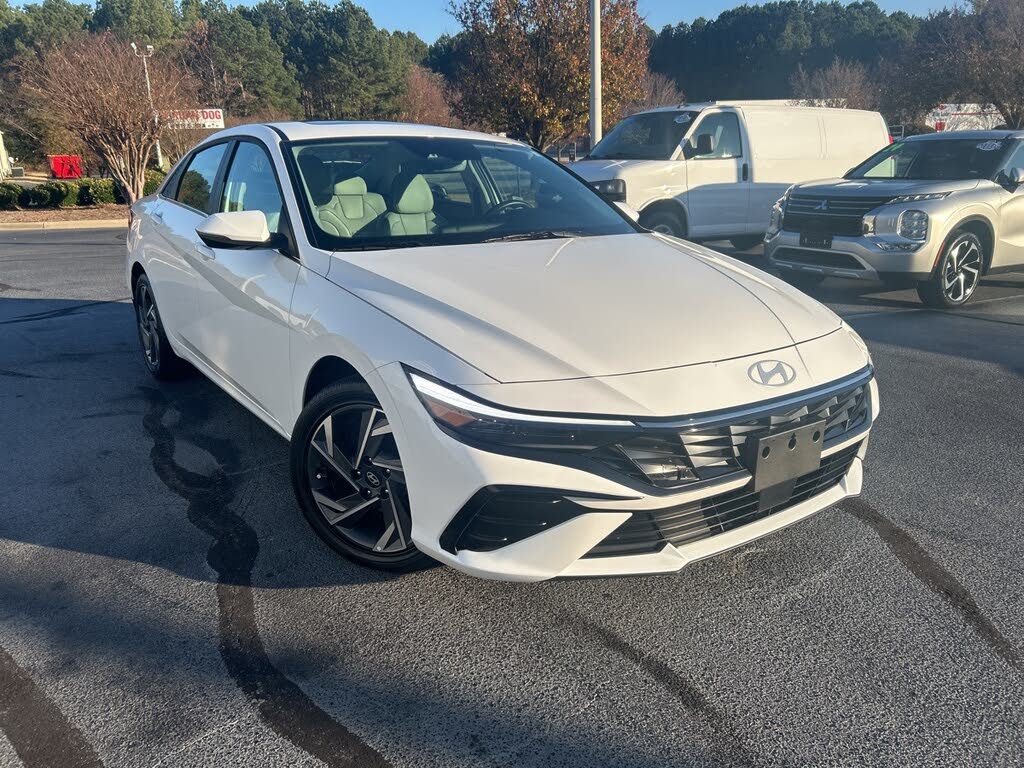 2025 Hyundai Elantra Limited FWD