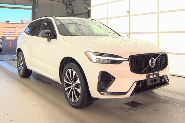 2025 Volvo XC60 B5 Plus Dark Theme AWD