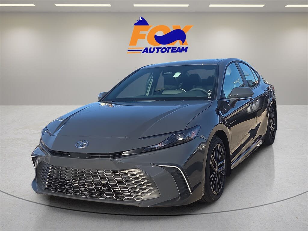 2026 Toyota Camry SE FWD