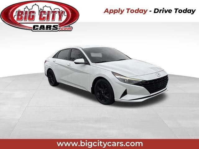2022 Hyundai Elantra SEL FWD