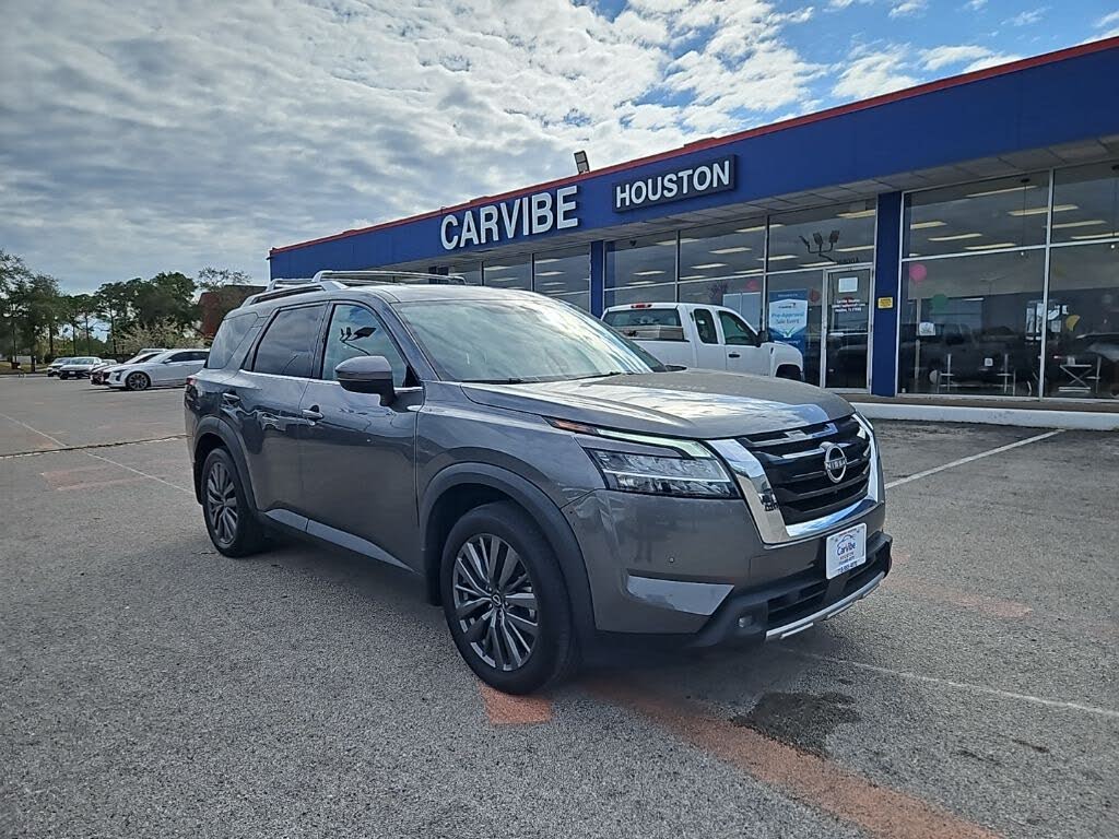 2022 Nissan Pathfinder SL FWD