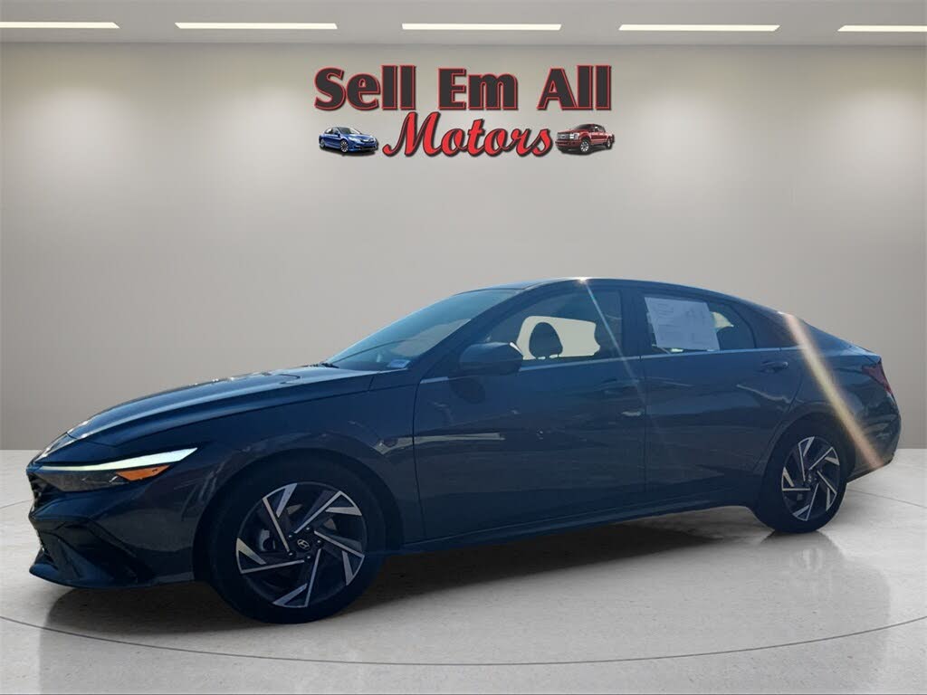 2024 Hyundai Elantra Limited FWD