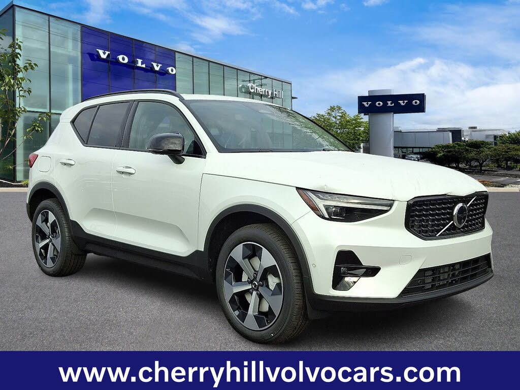 2026 Volvo XC40 B5 Plus AWD