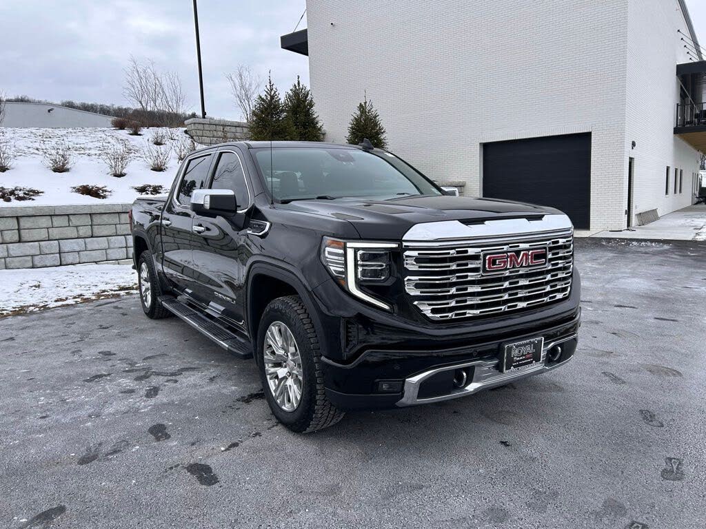 2022 GMC Sierra 1500 Denali Crew Cab 4WD