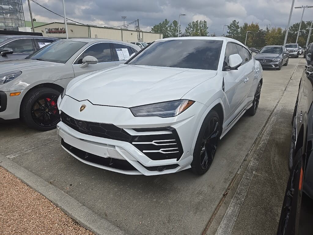 2022 Lamborghini Urus AWD