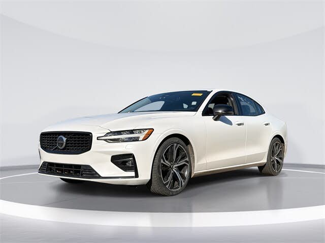 2024 Volvo S60 B5 Plus Dark Theme FWD