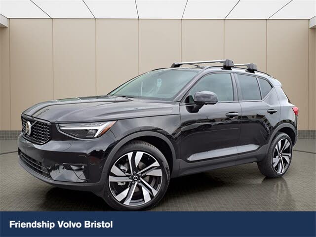2025 Volvo XC40 B5 Ultra Dark Theme AWD
