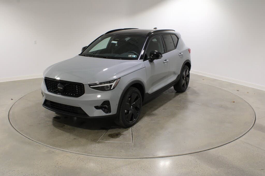 2026 Volvo XC40 B5 Ultra Black Edition AWD