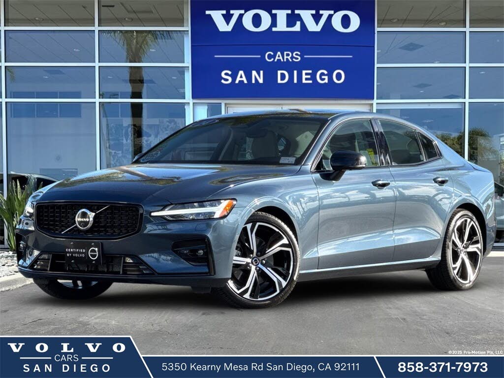2024 Volvo S60 B5 Plus Dark Theme AWD