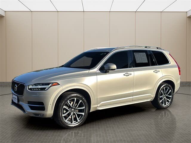 2017 Volvo XC90 T6 Momentum AWD