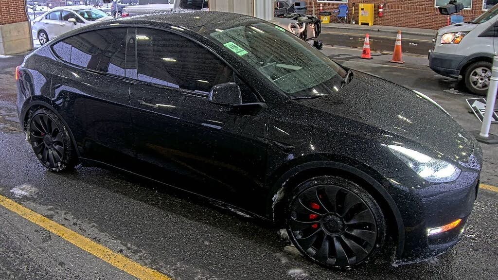 2023 Tesla Model Y Performance AWD