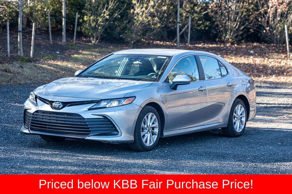 2024 Toyota Camry LE FWD