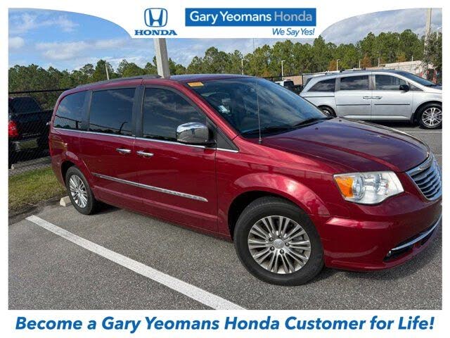 2013 Chrysler Town & Country Touring-L FWD