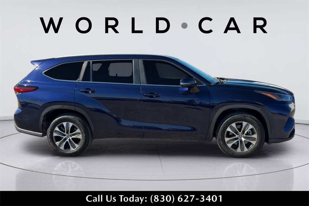 2023 Toyota Highlander XLE FWD