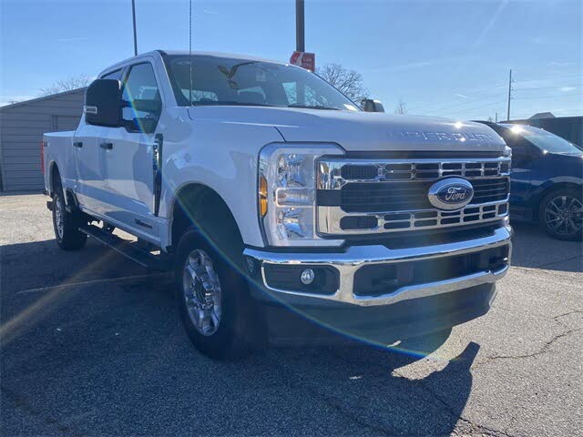2025 Ford F-250 Super Duty XLT Crew Cab 4WD