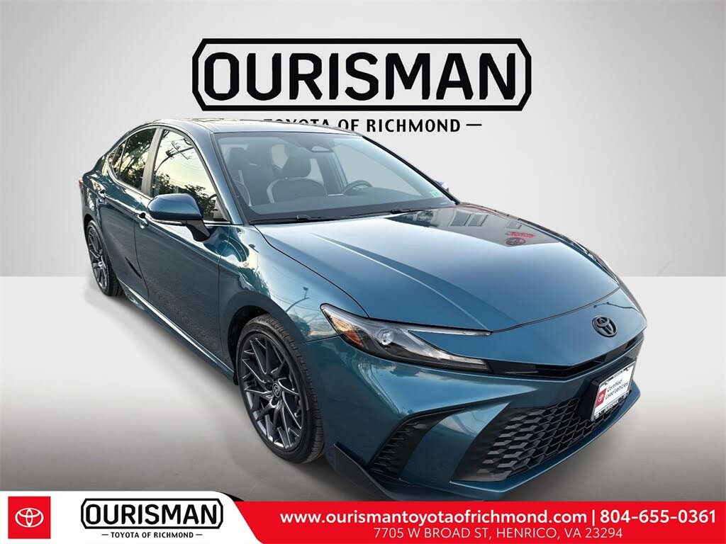 2025 Toyota Camry SE FWD