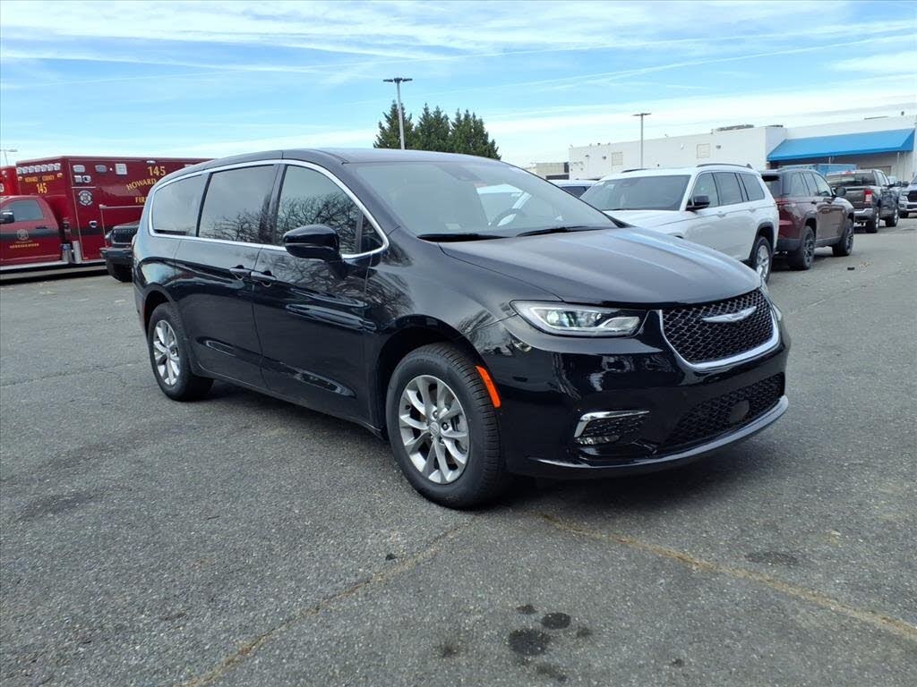 2026 Chrysler Pacifica Select AWD