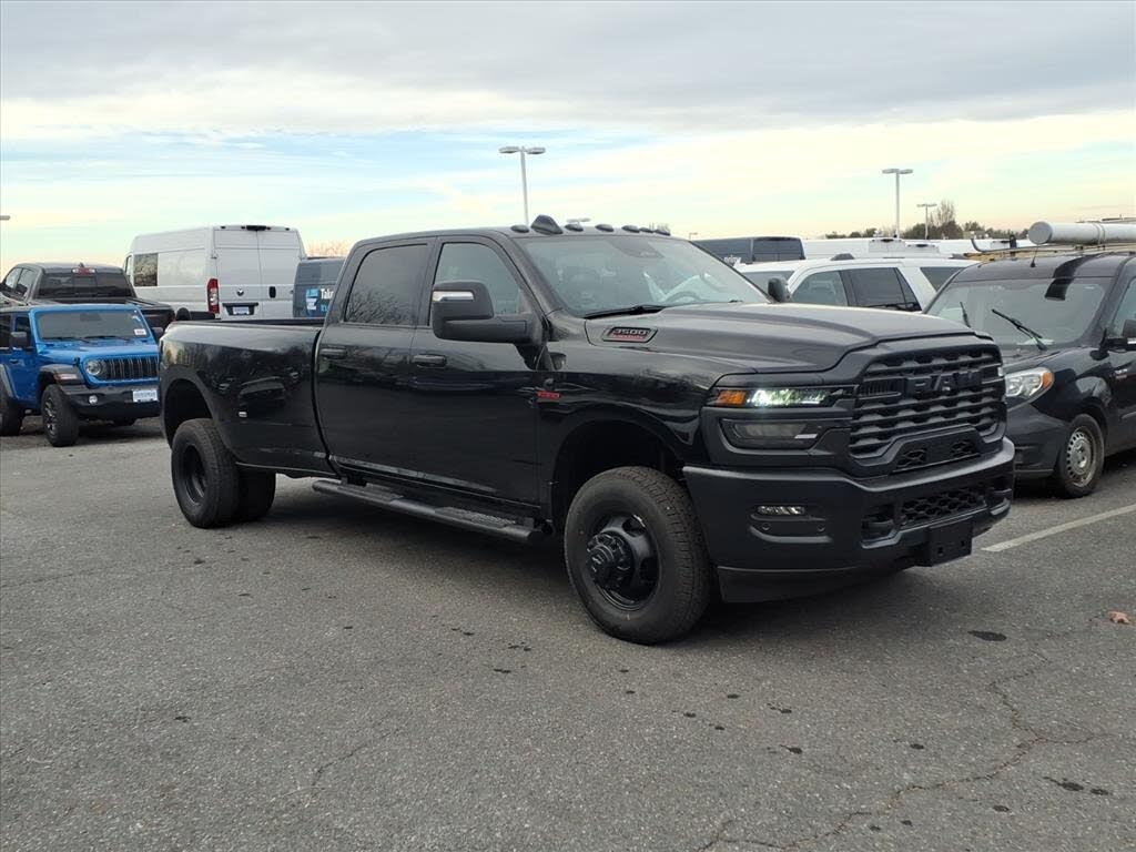 2026 RAM 3500 Tradesman Crew Cab LB DRW 4WD