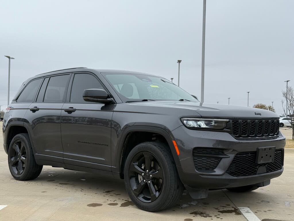 2023 Jeep Grand Cherokee Altitude 4WD