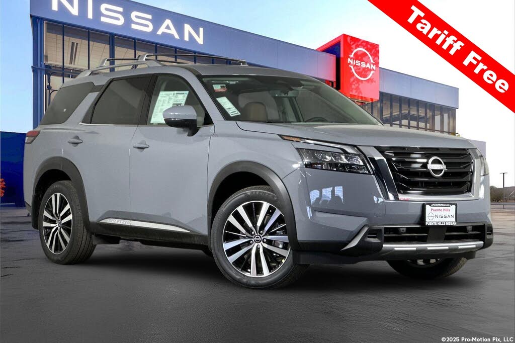 2025 Nissan Pathfinder Platinum FWD