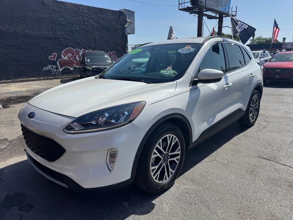 2020 Ford Escape SEL FWD