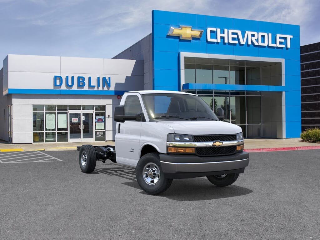 2025 Chevrolet Express Chassis 3500 Cutaway 139