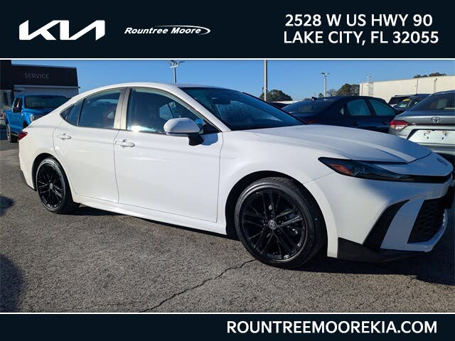 2025 Toyota Camry LE FWD