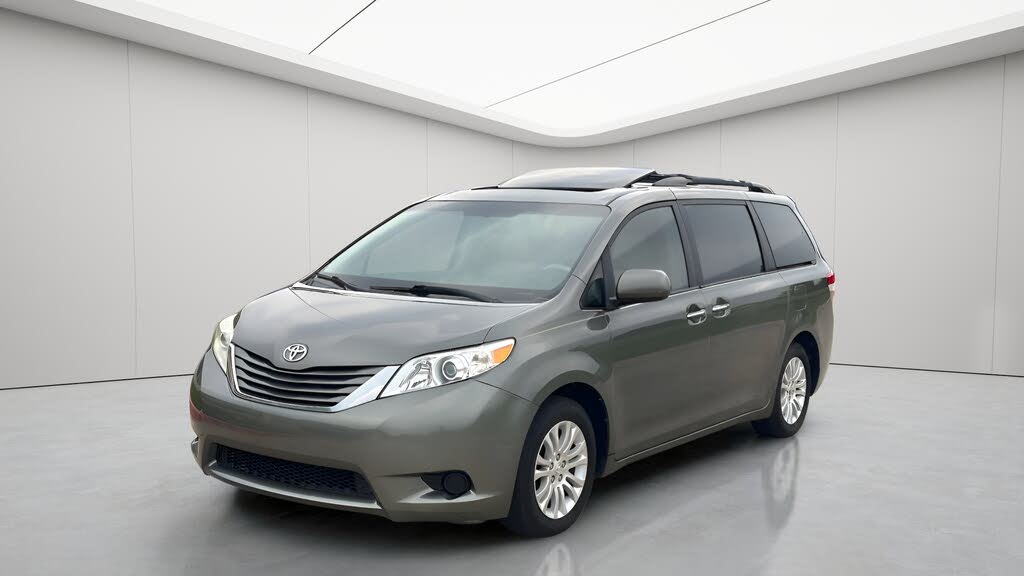 2012 Toyota Sienna XLE 8-Passenger