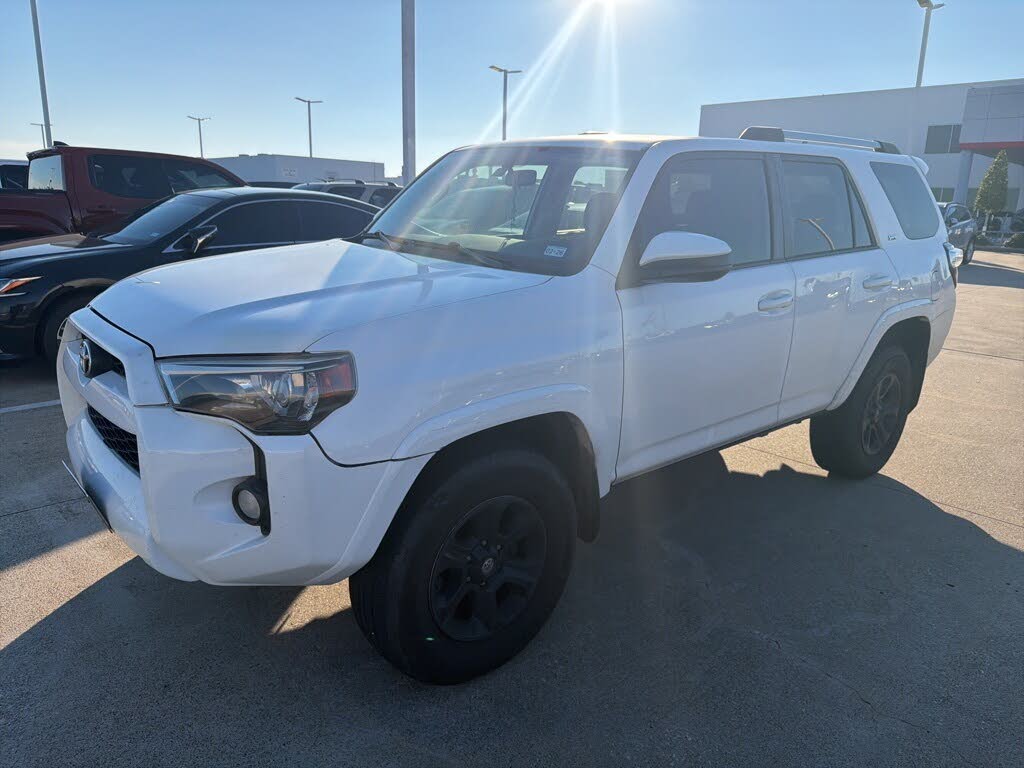 2019 Toyota 4Runner SR5 4WD