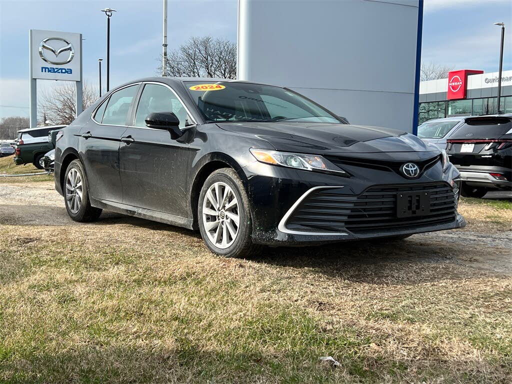 2024 Toyota Camry LE FWD