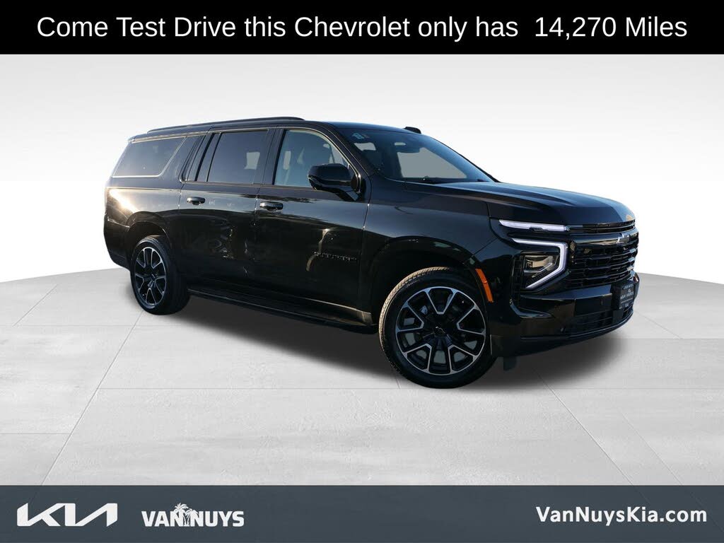 2025 Chevrolet Suburban RST 4WD