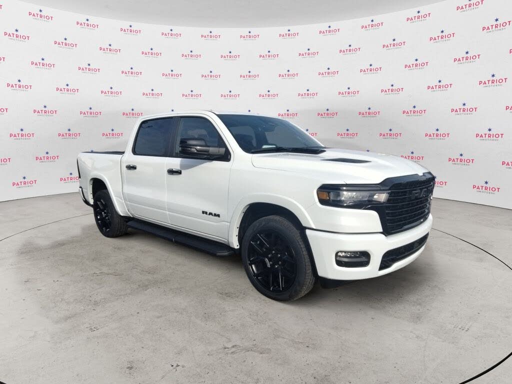 2025 RAM 1500 Laramie Crew Cab 4WD