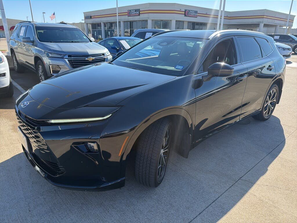 2025 Toyota Crown Signia XLE AWD