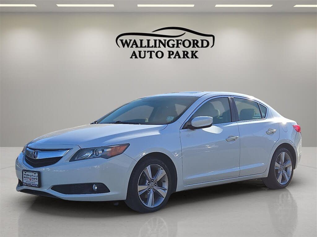 2013 Acura ILX 2.0L FWD with Technology Package